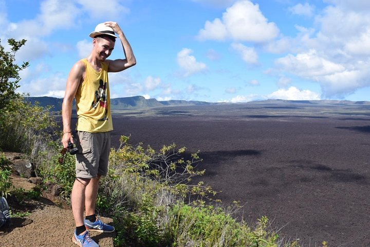 6-Day Galapagos Land-based Tour including 3 islands - Photo 1 of 13